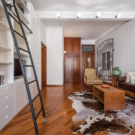 A Due Passi Dalla Pinacoteca