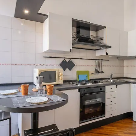 Guesthost - A Due Passi Dalla Pinacoteca *