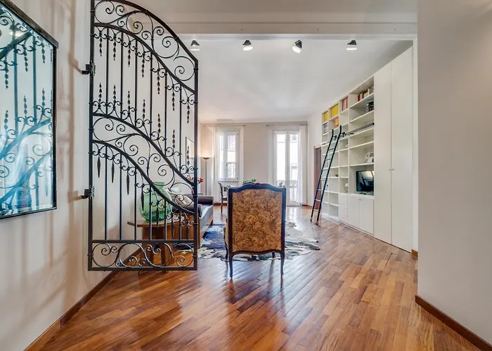 Guesthost - A Due Passi Dalla Pinacoteca *