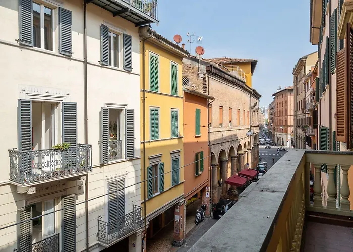 Guesthost - A Due Passi Dalla Pinacoteca 아파트